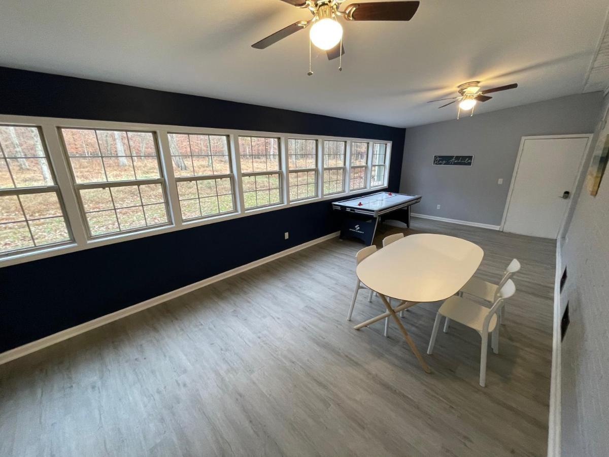 Remodeled Cottage With Sunroom Manchester Exterior photo